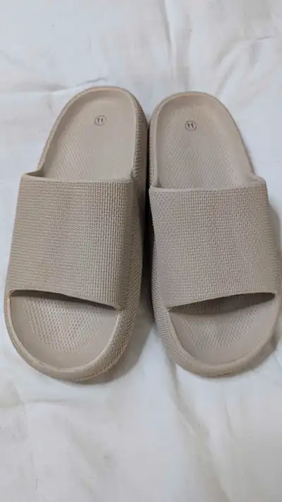 Woman's slides, View more