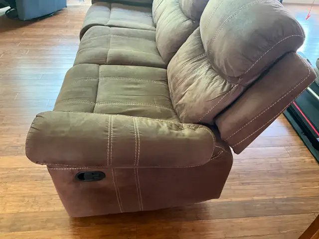 Sofa with stain guard protection in Couches & Futons in Muskoka - Image 4