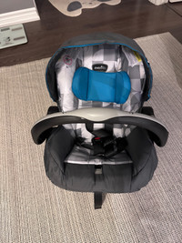 Evenflo Infant Carseat with Base