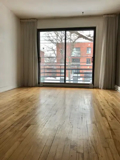 GRAND 4 1/2 DANS COTE DES NEIGES