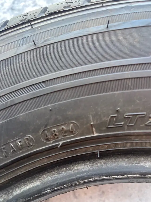 LT 225/75/R16 truck/trailer  tires ..  Like New ! in Tires & Rims in Kingston - Image 6