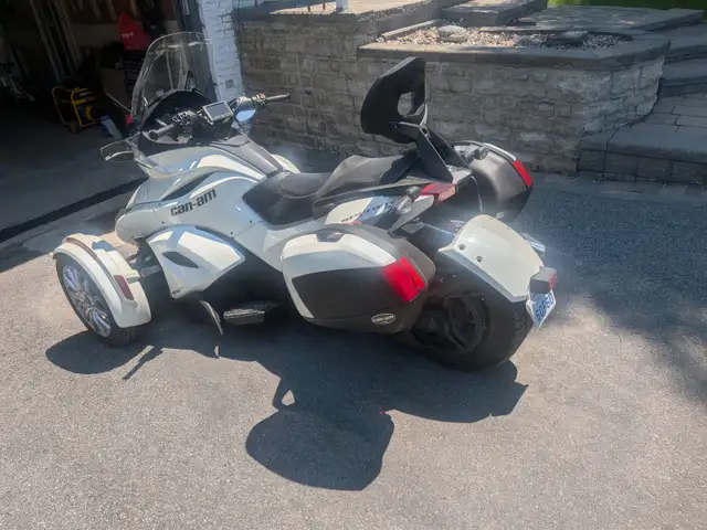 2013 Can-Am Spyder Ltd in Touring in Ottawa - Image 7