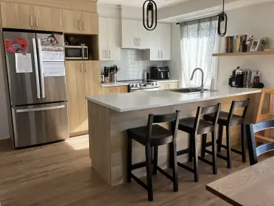 À la recherche d’un appartement spacieux, bien situé et clé en main? Ce grand 5 ½ au 1er étage saura...