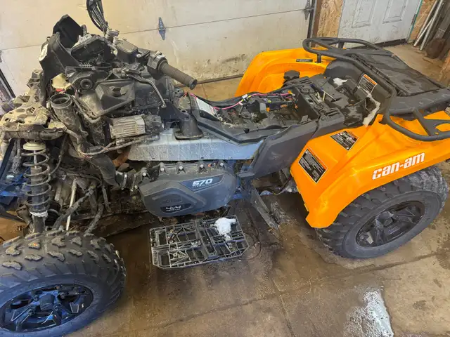2018 can an outlander 570 part out in Other in Barrie - Image 5