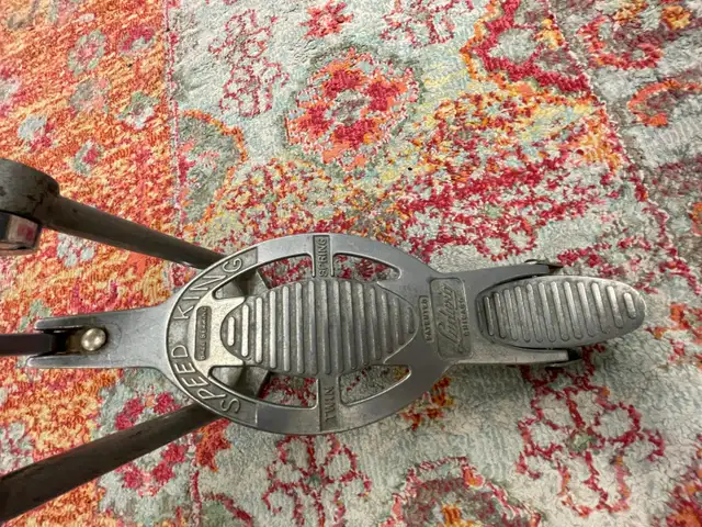 Speed King Kick Drum Pedal in Drums & Percussion in City of Toronto - Image 3
