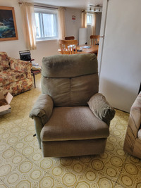 Fauteuil inclinable/Lazy Boy $35