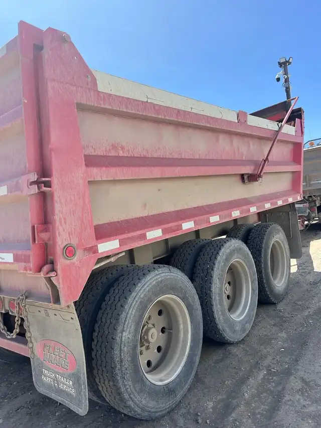 Dump Truck driver in Drivers & Security in Calgary - Image 2