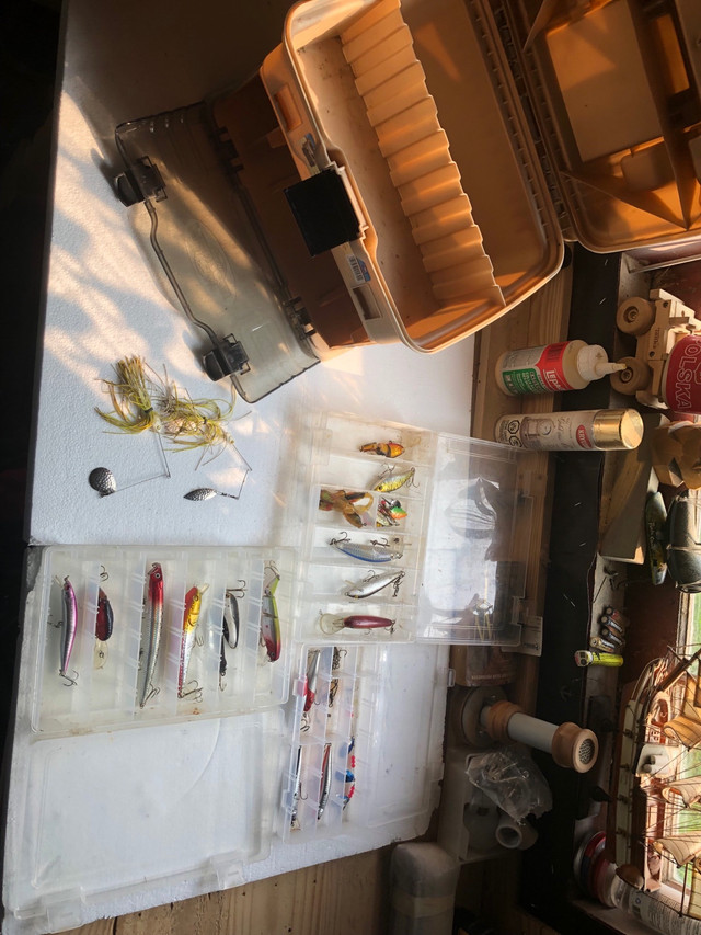 Fishing box + lures in Fishing, Camping & Outdoors in Brantford - Image 2