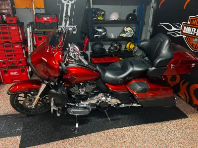 Harley FLHXS 2018 CVO 23180 km Moteur 117 Cylindres 1920 Garantie prolongée jusqu’en décembre 25 Auc...