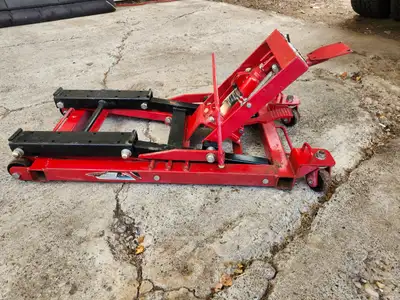 Missing handle to pull around, $120 obo