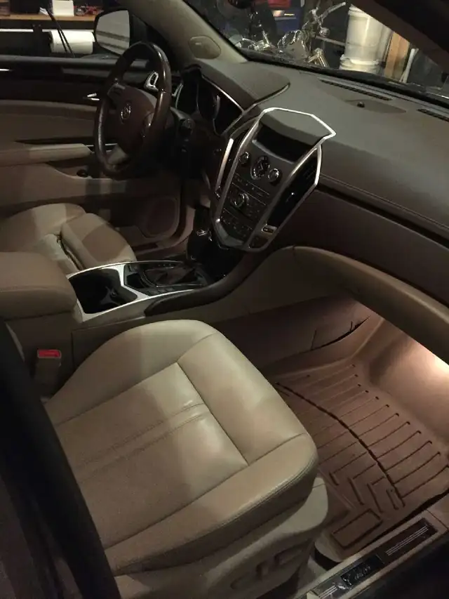2012 Cadillac SRX AWD Mid Sized SUV566535414078525445