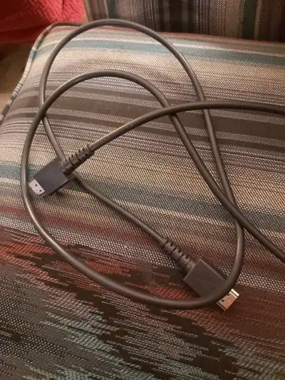 5 foot long HDMI cord for sale price is solid for pick up only
