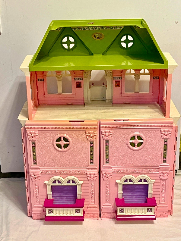 Fisher Price Loving Family Grand Dollhouse in Toys & Games in City of Toronto
