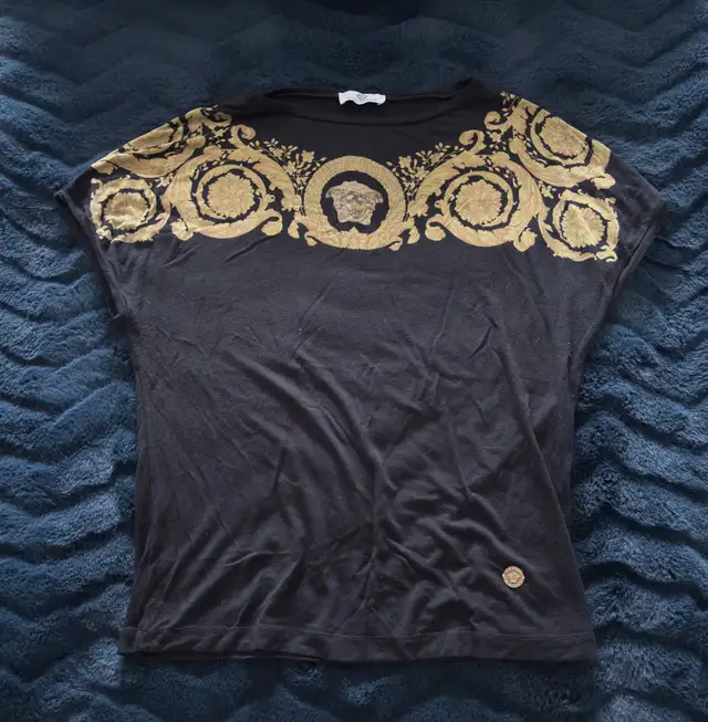 Versace T-Shirt in Women's - Tops & Outerwear in Markham / York Region - Image 2