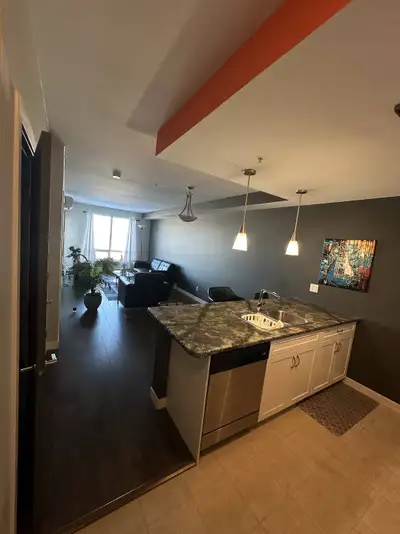 ✨ Modern Top-Floor 1-Bedroom — The Peaks, Eagle Ridge (Ft. McMurray) ✨ Move-in ready, fully furnishe...