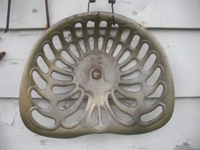 Antique Tractor Seats in Arts & Collectibles in Mississauga / Peel Region - Image 9