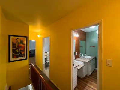 Downtown Beach. Furnished room. Bright, 2nd flr Apt JULY ONLY.
