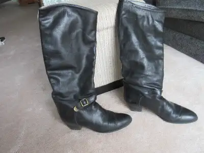 1 pair of high quality leather boots- Made in Italy- Good condition- Sizes 8- black -. Asking $10 ....