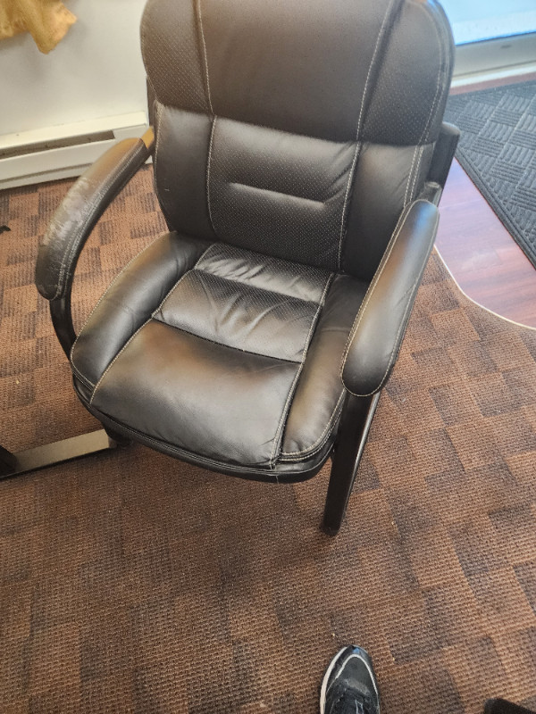 Buy and  sell in Chairs & Recliners in Saskatoon - Image 2