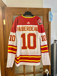 NWT-PRO-54 JONATHAN HUBERDEAU CALGARY FLAMES ADIDAS NHL AUTHENTIC HOCKEY  JERSEY