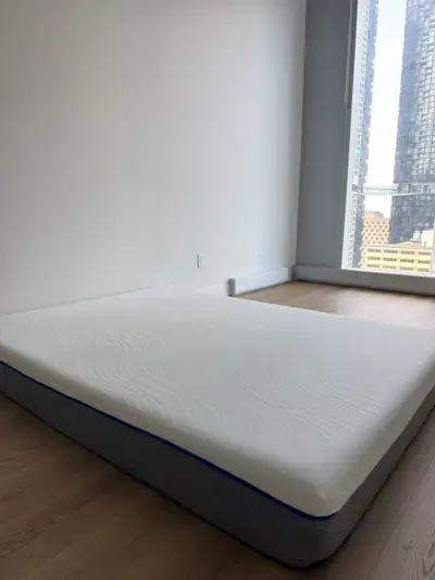 À donner Matelas Queen Mattress for free, View more