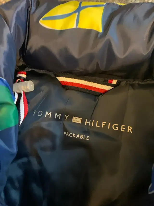 Tommy Hilfiger Flags Puffer Jacket Brand New in Men's in Mississauga / Peel Region - Image 10