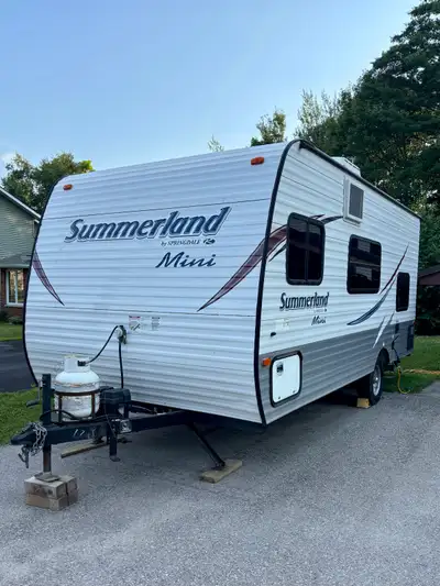 2015 Springdale Mini 1800BH – Great Little Family Trailer! Awesome little trailer that’s perfect for...