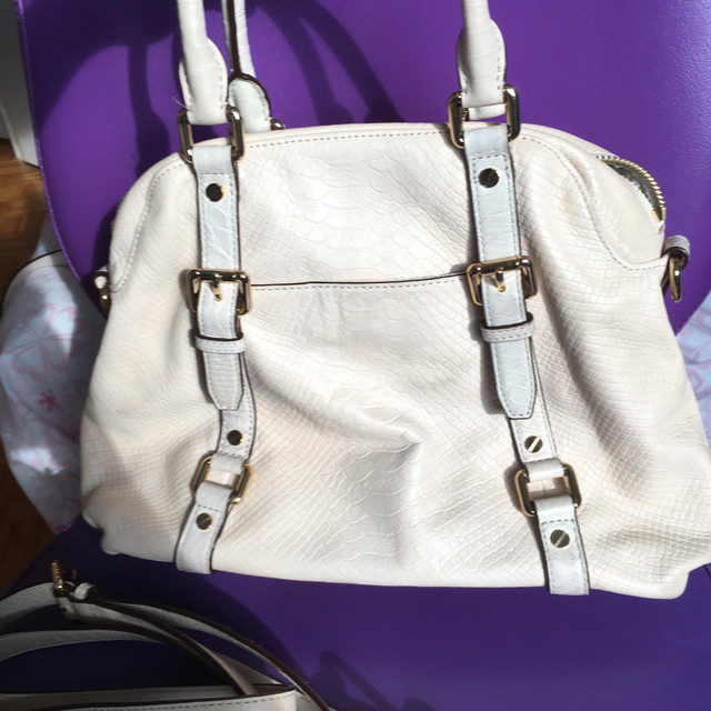 Handbag Sac à main Michael Kors dans Femmes - Sacs et portefeuilles  à Ville de Montréal - Image 2