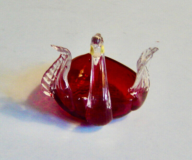 Vintage Murano Italian Art Glass Swan Figurine-Ruby Glass Bowl in Arts & Collectibles in City of Toronto - Image 3