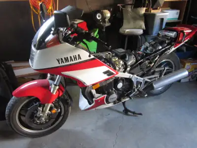 1986 Yamaha FJ1200 in very good shape for the year Too much done to list here. Bike is safetied , ha...