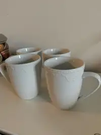 Set of 4Gluckstein home classics mugs 