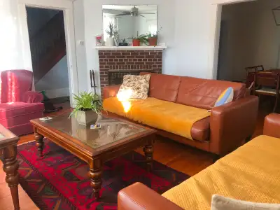 Looking for a female housemate to join me and one other housemate in an old, but well-maintained hou...