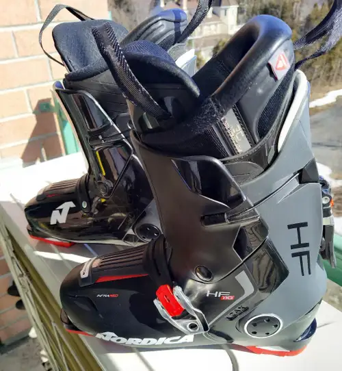 2024 Model Year, these boots were used less than 25 times over 2 Seasons. Only 2 Buckles, Clamshell...