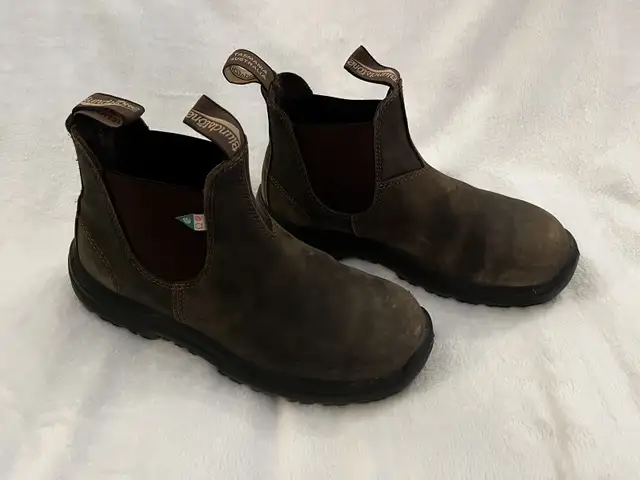 Blundstone work boots size 8 Au (size 9 Can) 2 pairs in Men's Shoes in Oshawa / Durham Region - Image 4