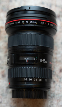 Canon EF 16-35mm f/2.8L II USM Ultra Wide Angle Zoom Lens