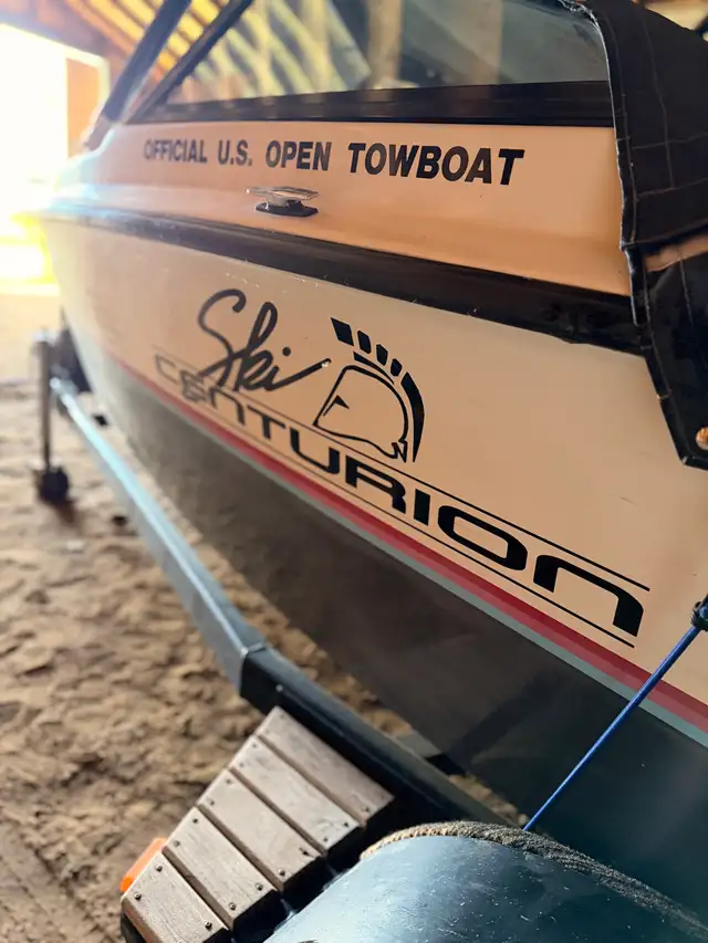 1992 Centurion Ski Boat For Sale in Powerboats & Motorboats in Prince Albert - Image 9