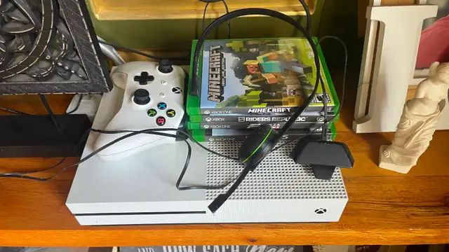 Xbox one s bundle in XBOX One in City of Montréal - Image 2