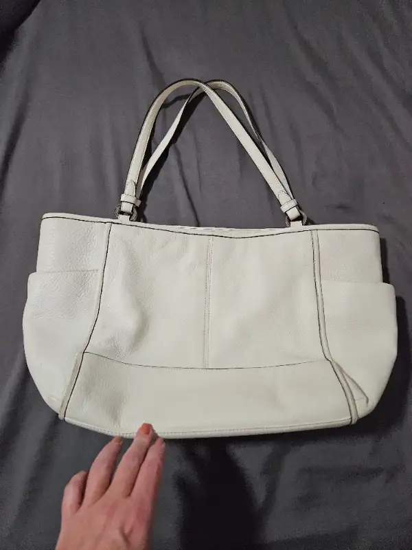 Sac à main Coach in Women's - Bags & Wallets in Laval / North Shore - Image 3