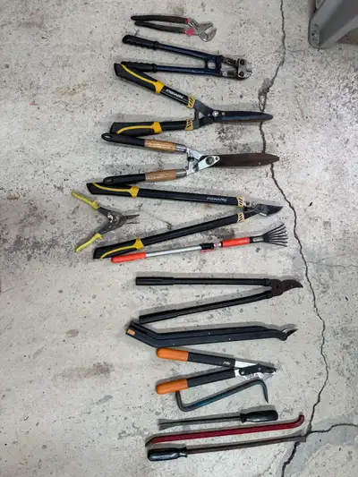 Outils de jardin et autres, View more