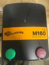 Clôture électrique Gallagher M160 avec accessoire 