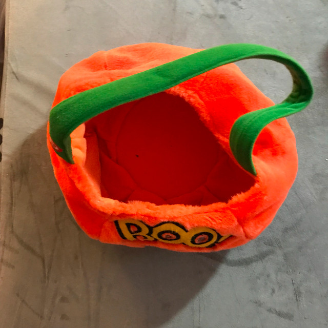 Halloween Treat & Trick essentials 10 pcs in Hobbies & Crafts in Markham / York Region - Image 3