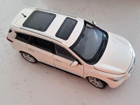 Infiniti QX60 2016 1/18 Scale Diecast Model Car