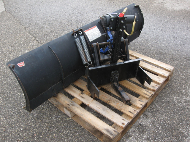 Warn 6' Snow Plow with Winch in ATV Parts, Trailers & Accessories in Norfolk County - Image 4