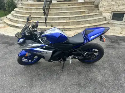 2015 Yamaha YZF-R3 – Only 4,785 KM Selling a 2015 Yamaha R3 with only 4,785 km. Super low mileage fo...