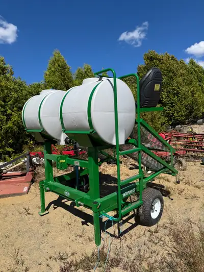 Je vends un transplanteur Rain-Flo 1670 en très bon état, conçu pour transplanter efficacement des f...
