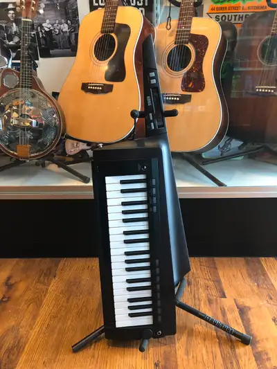 Korg slim Keytar 100S 2, View more
