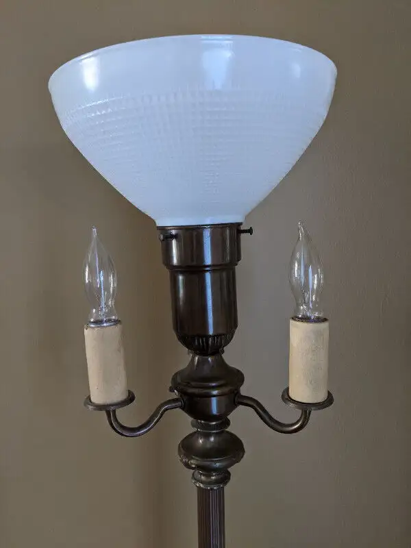 Lampe Torchère Antique Brass Torchiere Floor Lamp in Indoor Lighting & Fans in Laval / North Shore - Image 3