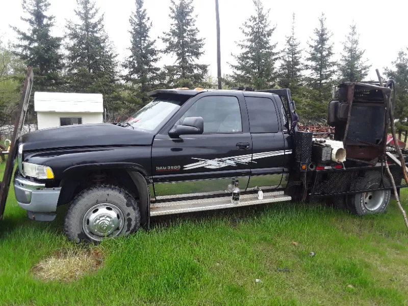 2001 Dodge Ram 3500 4x4 Extended Cab truck