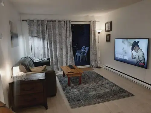 UPDATE: Max 1 small dog (20lbs) and 2 cats. A bright, beautifully maintained ground-floor condo offe...