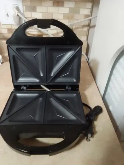 New Salton Pocket Sandwich Maker Nonstick for Sale, View more